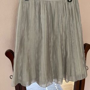 Nic + Zoe gray pleated skirt